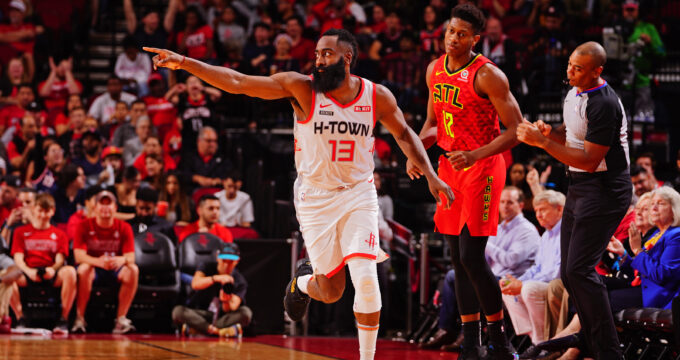 La estrella NBA James Harden llegó a la sede “burbuja” de Disney World