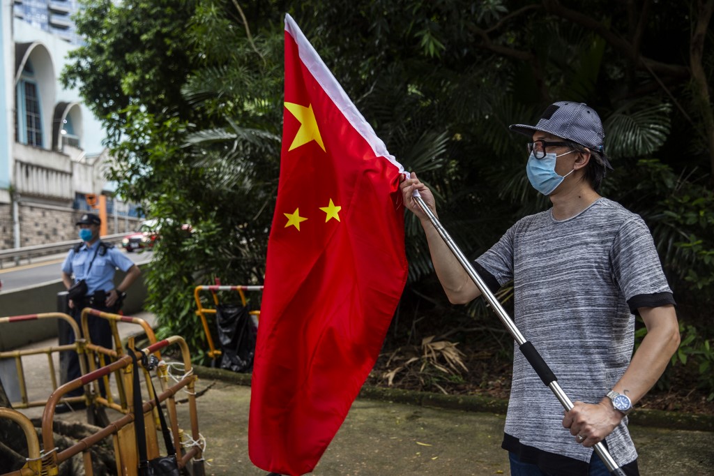 Se agrava la tensión entre EEUU y China por sanciones contra autoridades en Hong Kong