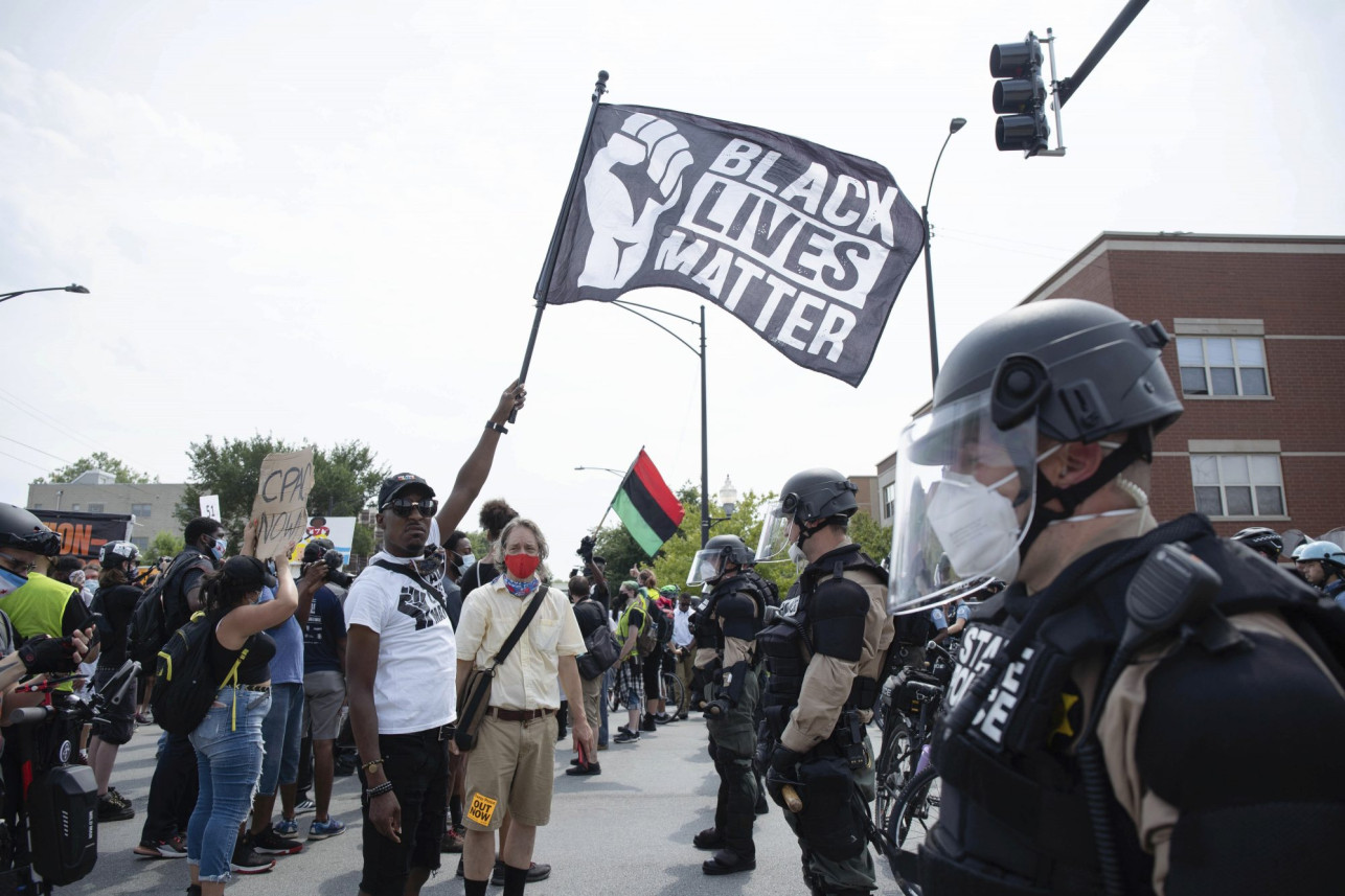 Al menos 24 manifestantes fueron arrestados tras violentas protestas en Chicago (FOTOS)