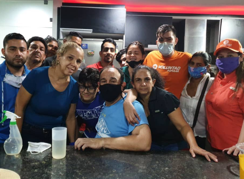 El diputado Tony Geara se reencontró con su familia tras consumar su liberación