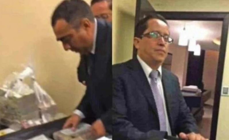 En Video: Exsenador mexicano recibió fajos de billetes de un presunto funcionario de Pemex