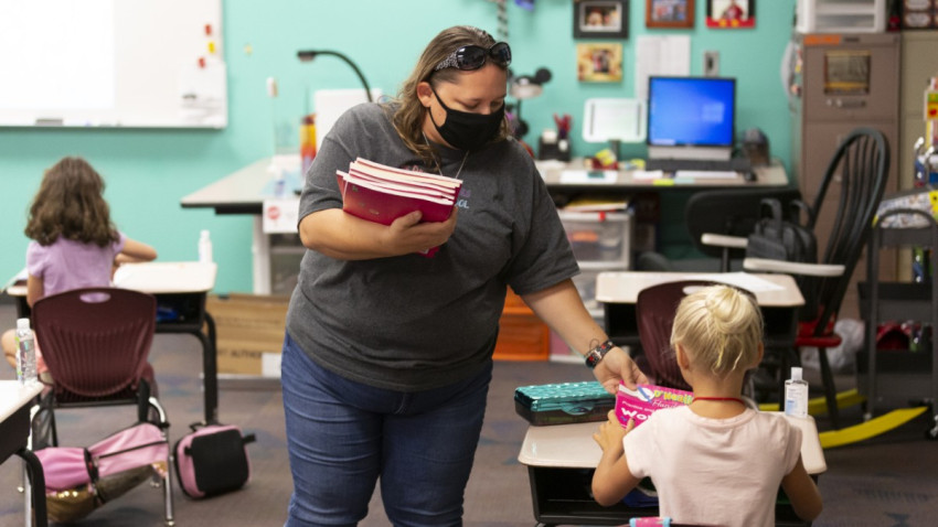 Más de 30 escuelas de Nueva York reportaron contagios por Covid-19 en una semana