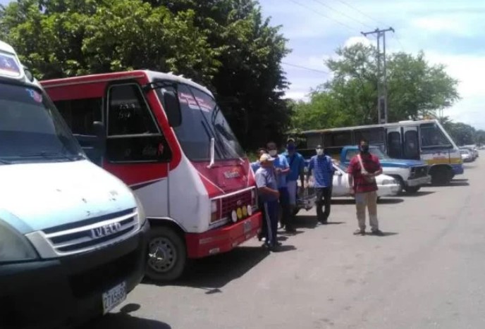 Productores en Barinas pierden 4.000 litros de leche diarios por escasez de combustible