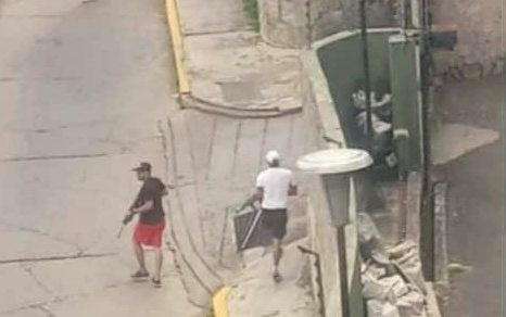 EN FOTOS: Con armas de guerra, bandas delictivas se pasean a plena luz del día por la Cota 905