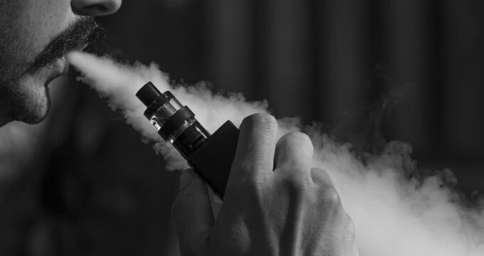 El vapeo disminuyó notablemente entre los jóvenes de Estados Unidos