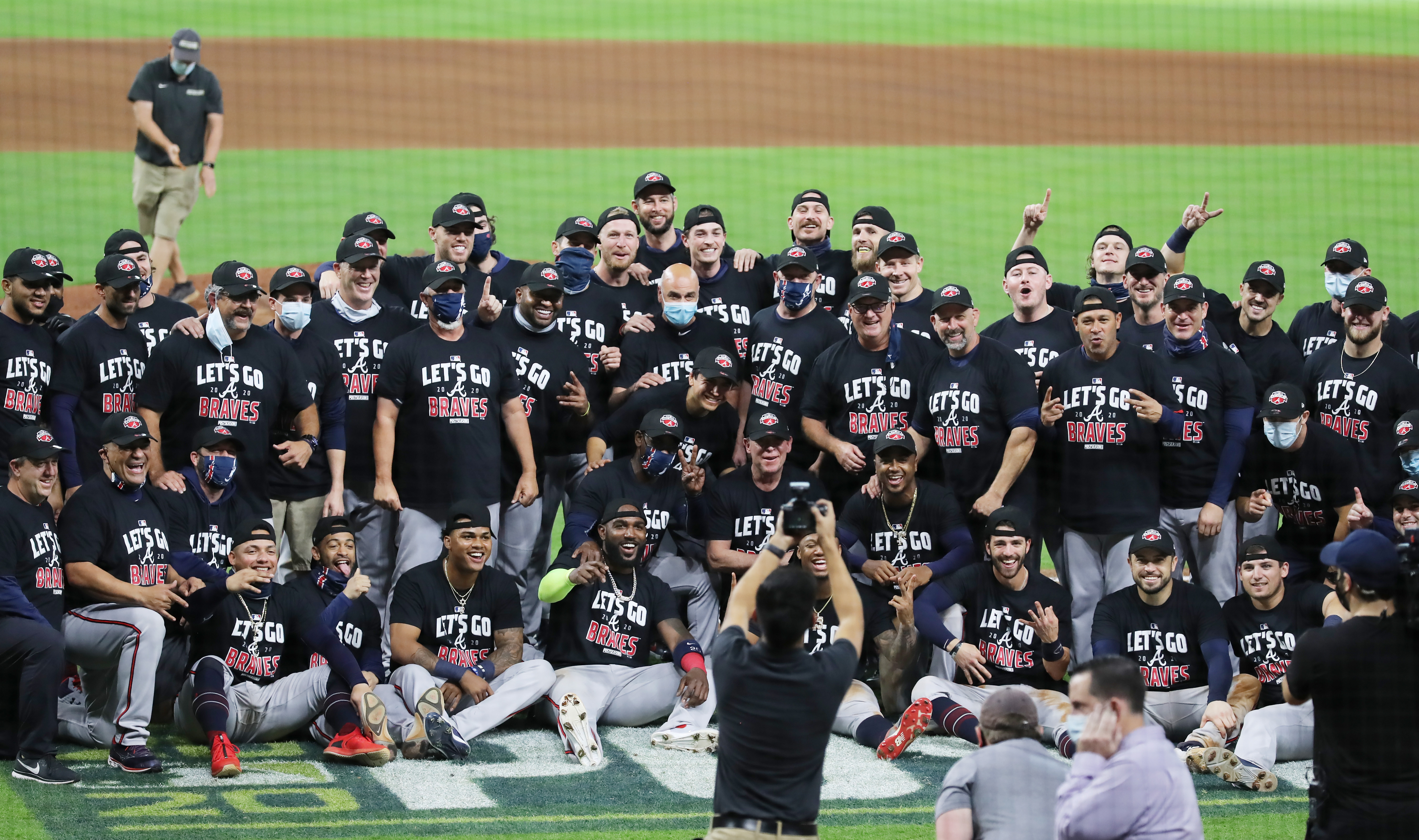 Bravos barrieron a los Marlins y avanzan a la Serie de Campeonato por primera vez desde 2001