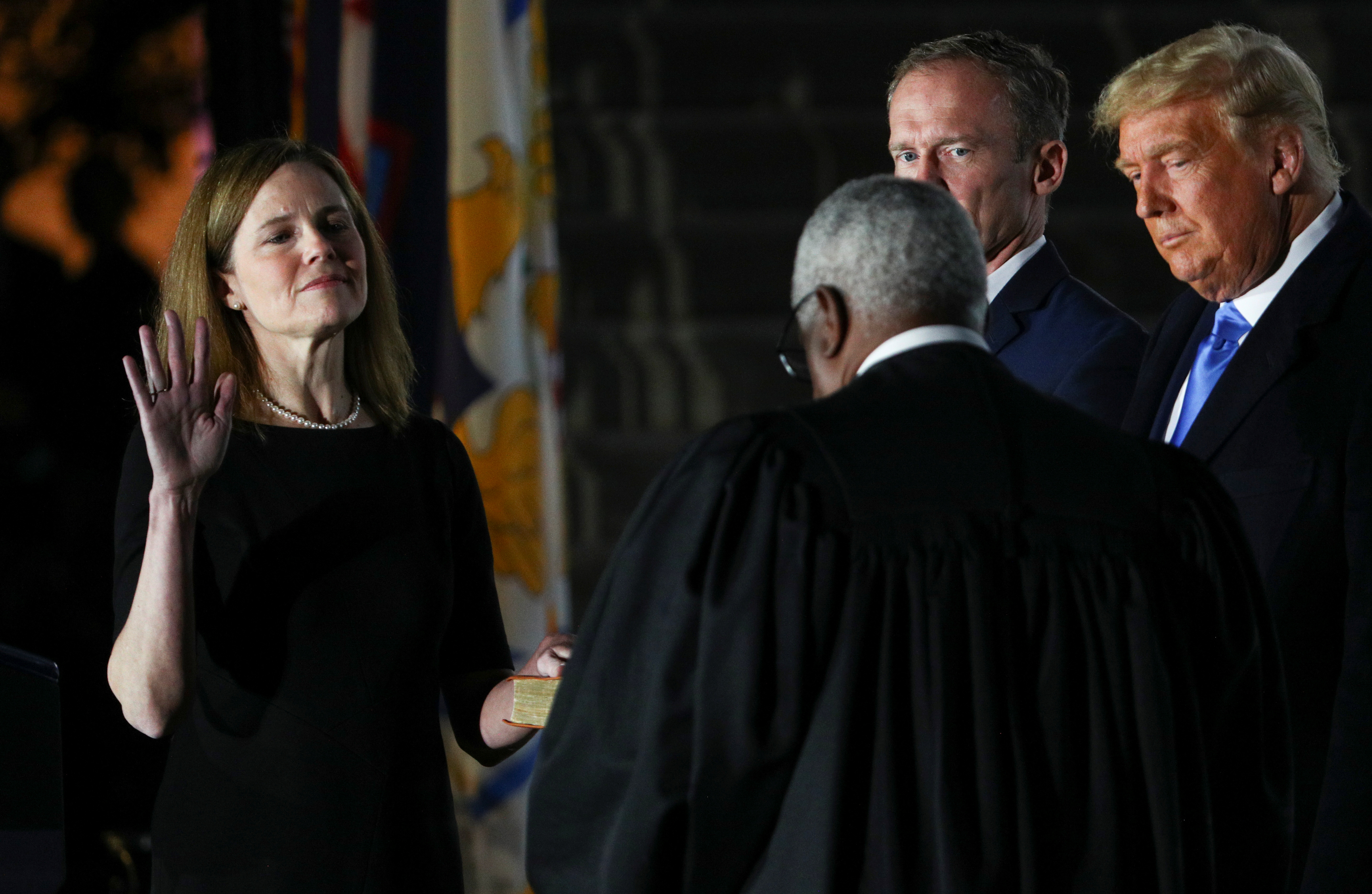 Trump celebró entrada de Barrett a la Corte Suprema como un “día trascendental para EEUU” (Video)