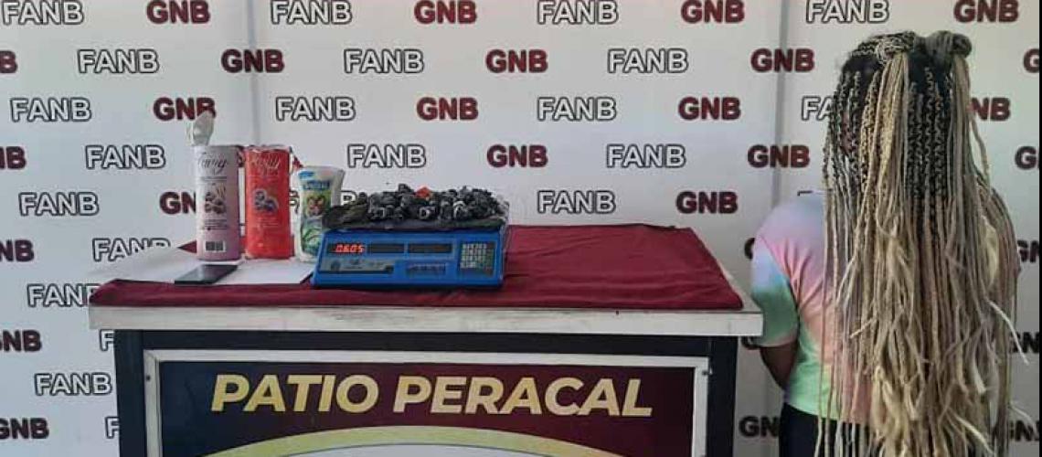 Mujer detenida por llevar droga en envases de shampoo en Táchira