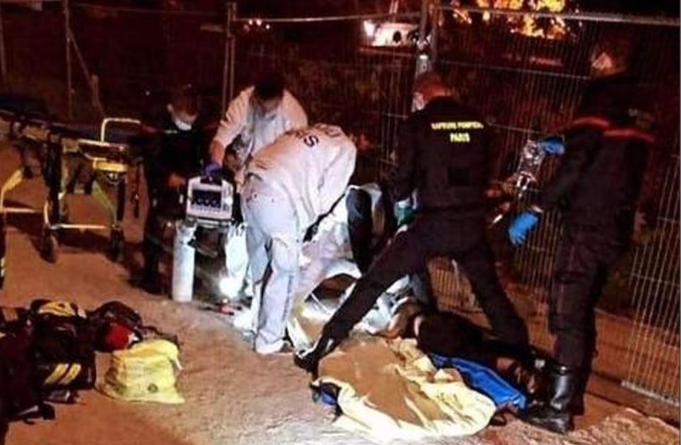 En medio de la tensión, dos mujeres musulmanas fueron apuñaladas frente a la Torre Eiffel