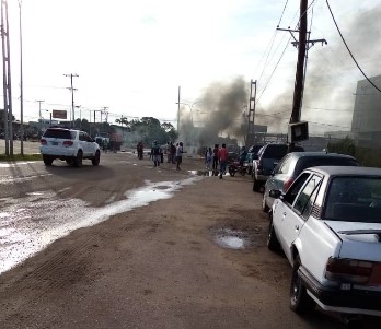 Vecinos de Valle de la Pascua protestan por gasolina #5Oct (FOTOS)