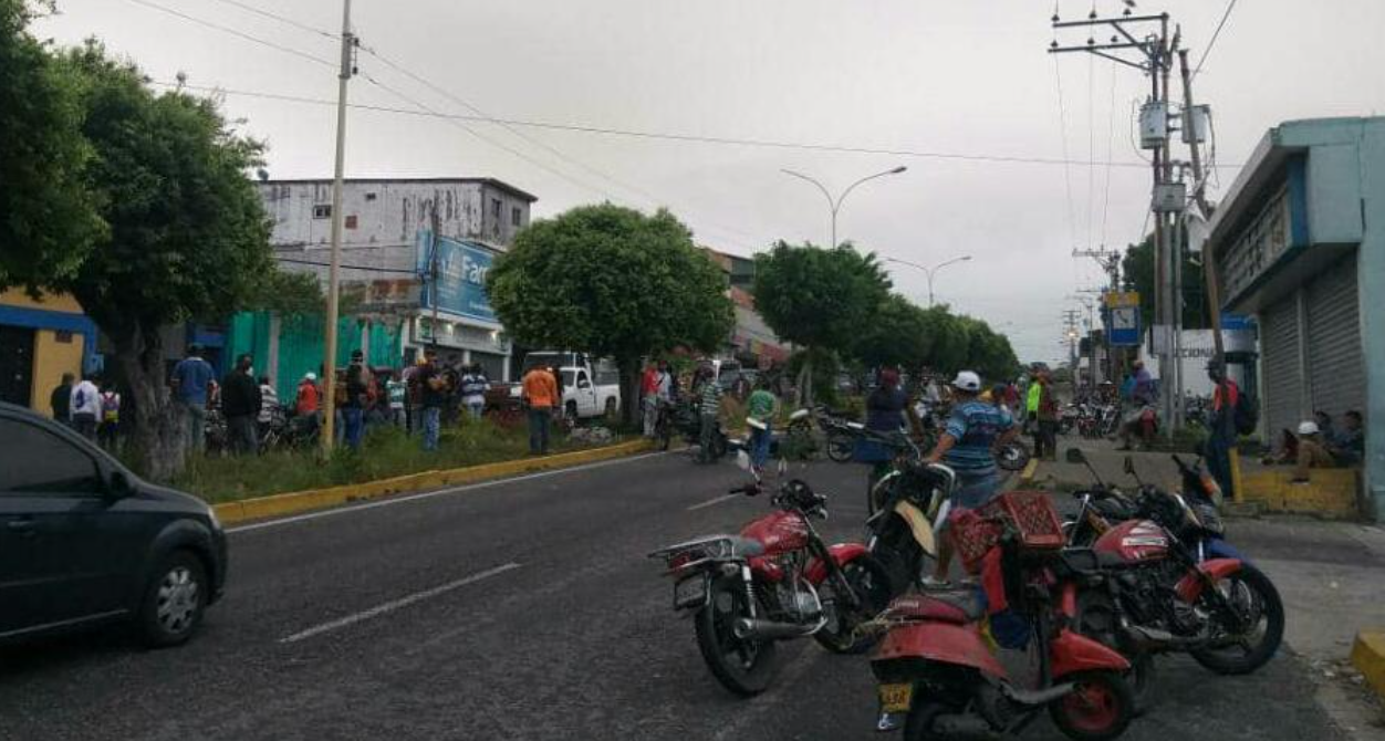 Mototaxitas de Mérida protestan por falta de gasolina #21Oct