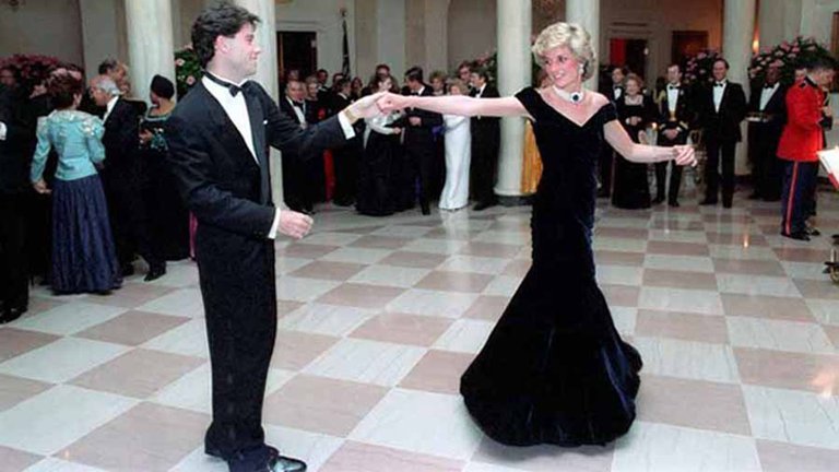 La noche que Lady Di bailó con John Travolta y la Casa Blanca se paralizó