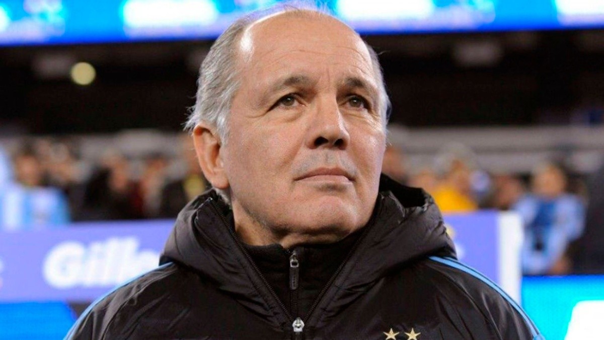 Exentrenador de Argentina, Alejandro Sabella sufrió complicación de salud tras estar internado en una clínica