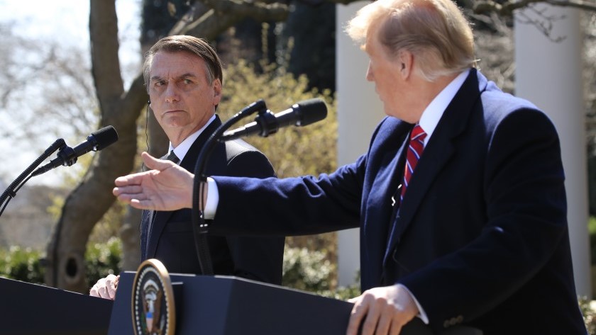 Bolsonaro y Trump usaron tácticas similares para atacar la democracia, asegura HRW