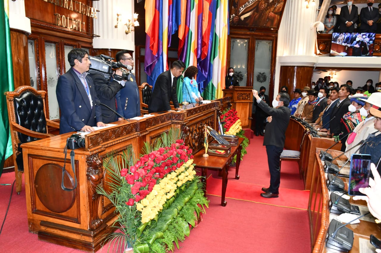 Luis Arce tomó posesión del poder político de Bolivia con la presencia de varios mandatarios (Foto)