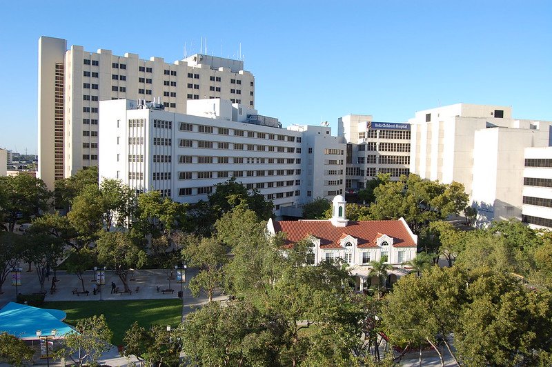 Hospital Jackson Memorial en Miami podría recibir la vacuna de Pfizer en diciembre