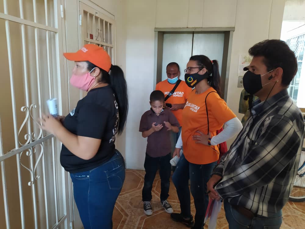 Durante jornada casa por casa Favl constata fallas de agua en “Los 300”