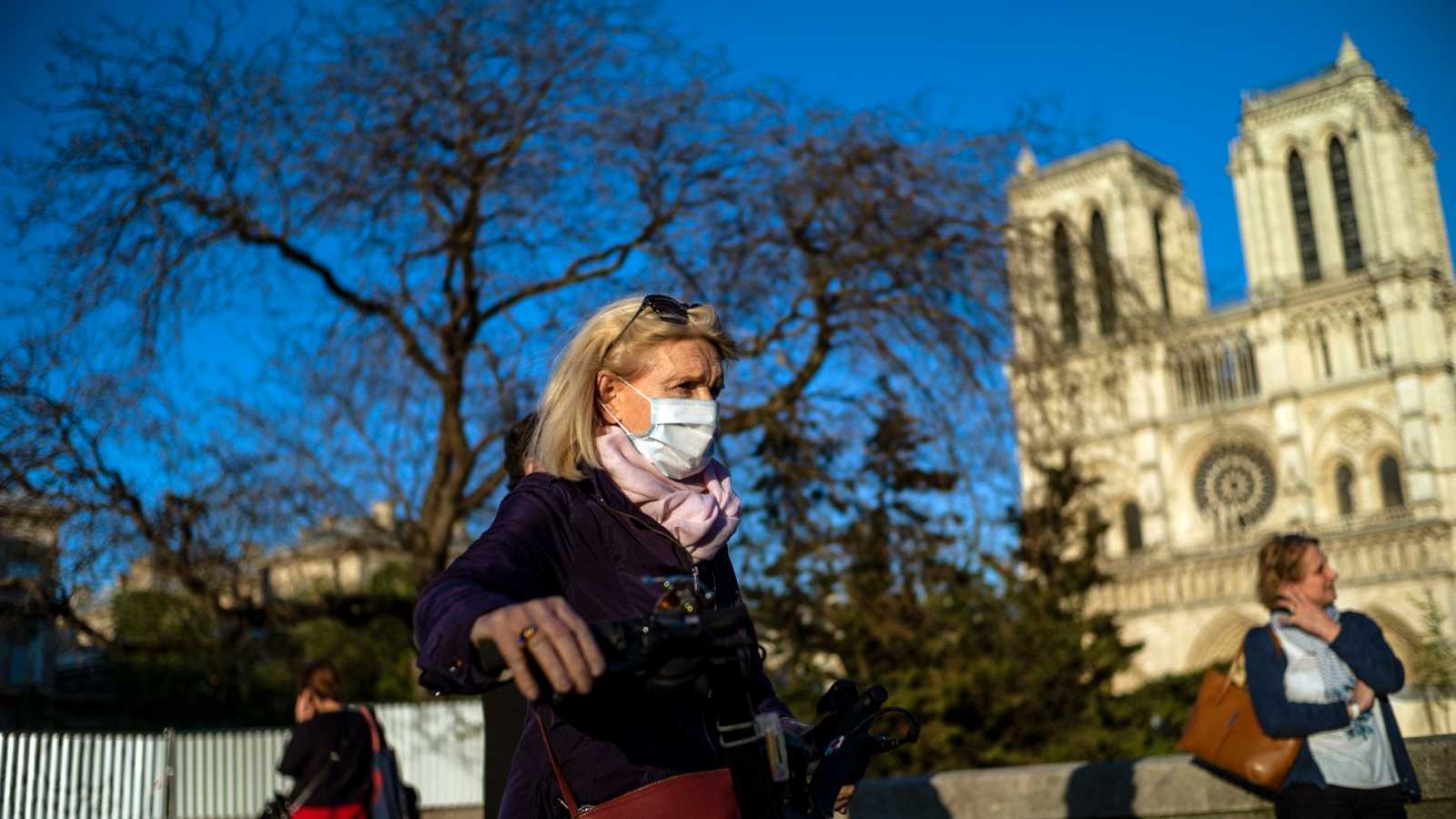 Francia inicia un desconfinamiento paulatino antes de Navidad