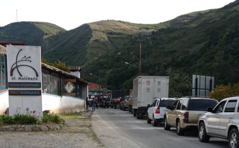 Trancaron paso en la carretera trasandina para exigir mejoras en servicios públicos #1Dic