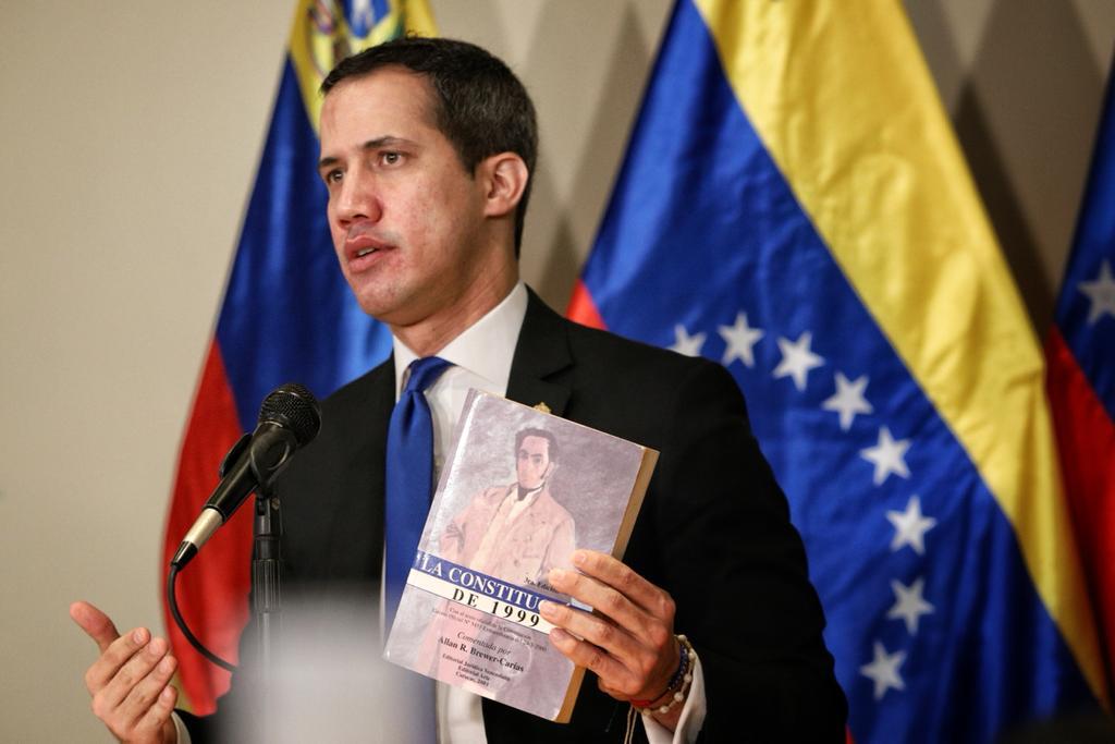 Guaidó llama a la defensa de la democracia y la Constitución ante el Parlamento ilegítimo