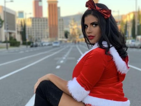 Con una fotos subidas de tono: Sheila Ortega le dio la bienvenida a la Navidad