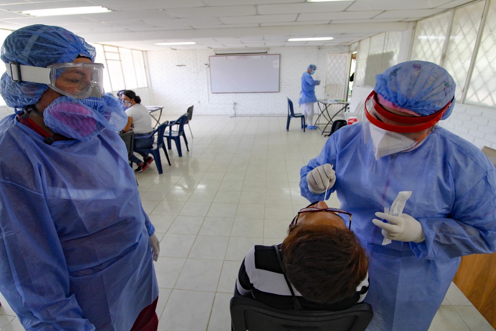Los contagios por coronavirus en Colombia se duplican en menos de una semana