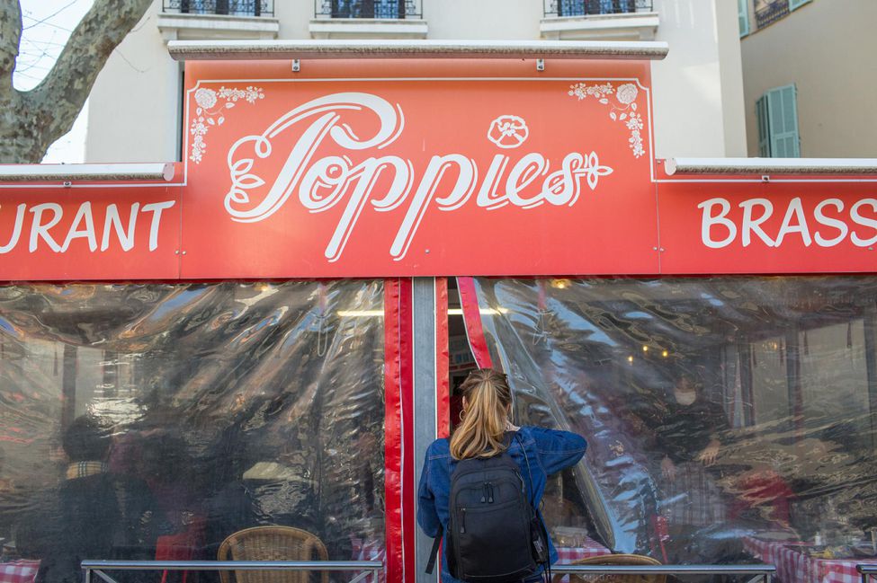 Detenido el dueño de un restaurante en Francia que se rebeló contra cierre por el Covid-19