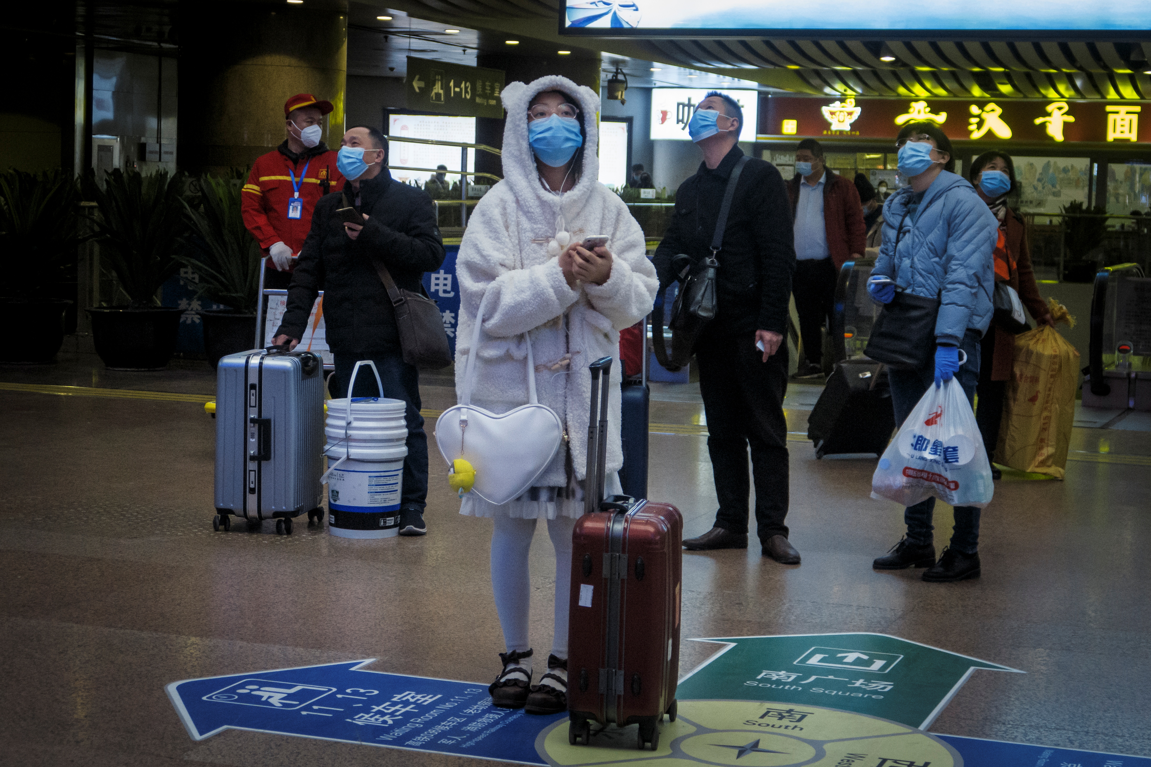 China refuerza el control ante los rebrotes y la gran migración del Año Nuevo