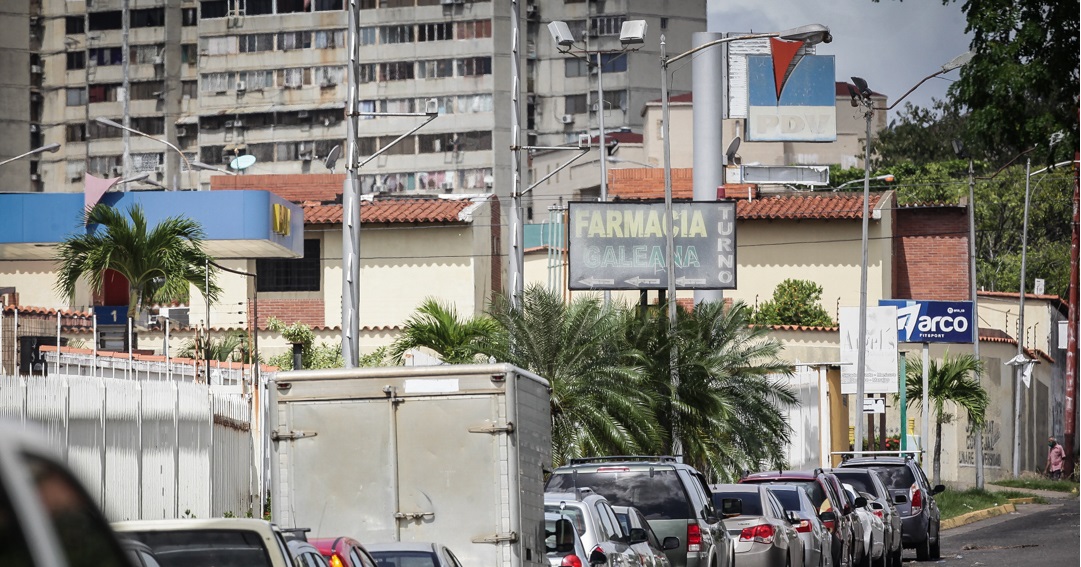 En Bolívar despachan gasolina dos días cada dos semanas