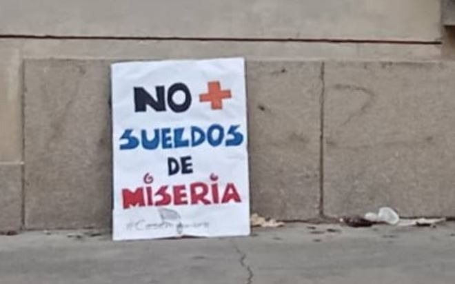 EN FOTOS: Mediante el uso de carteles, profesores de la ULA exigieron aumento salarial #6Ene