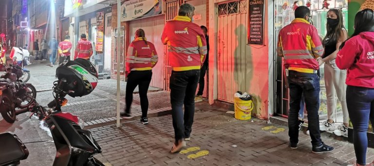 Calles de Bogotá desiertas durante primera noche de la cuarentena estricta