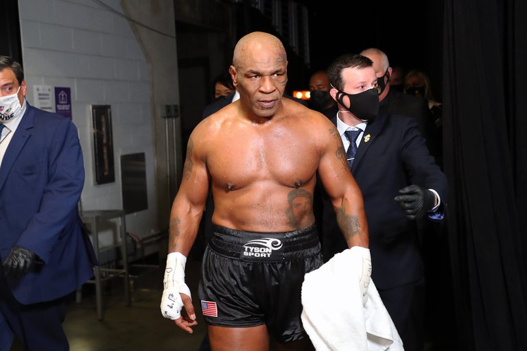 Mike Tyson reveló cómo fue la maratón sexual que provocó la primera derrota de su carrera