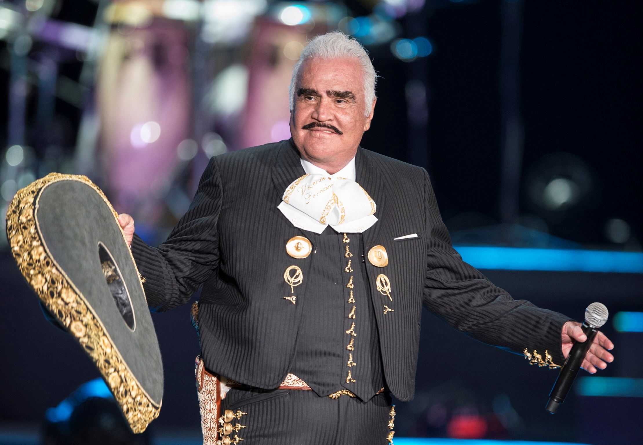 Vicente Fernández ingresó nuevamente a terapia intensiva a causa de una neumonía