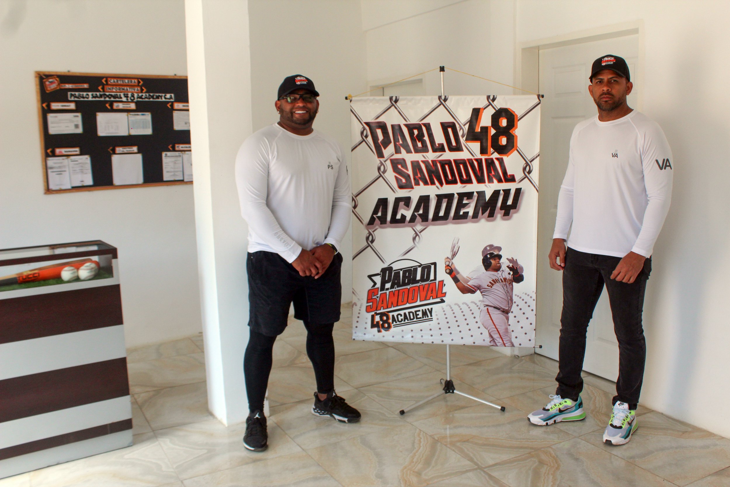 El grandeliga Pablo Sandoval visitó su academia en Venezuela