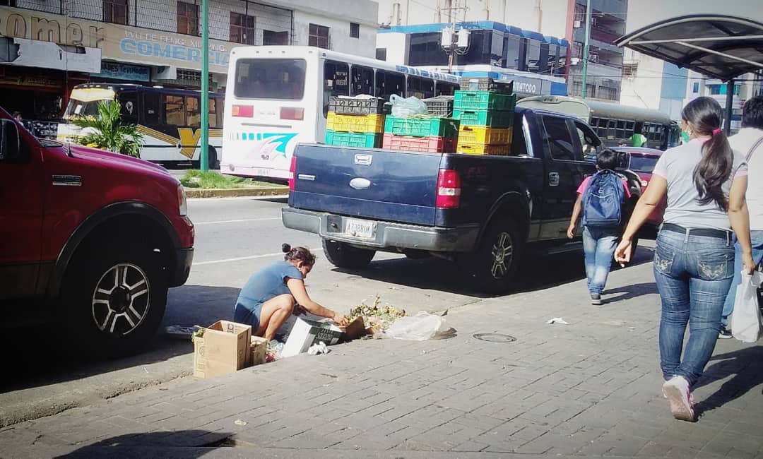 En Yaracuy la crisis a llevado a familias a pedir en las calles para poder comer