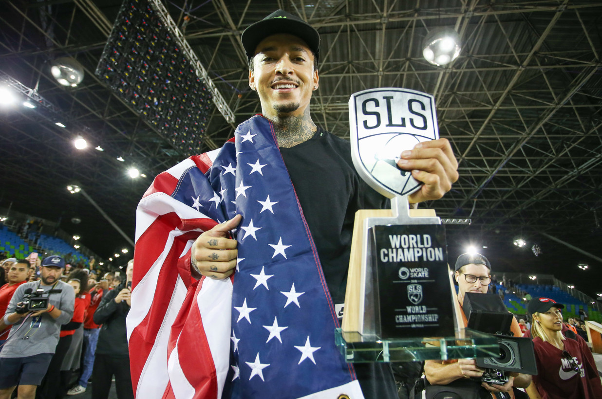 La estrella del skateboarding Nyjah Huston acusada de organizar una fiesta en Los Ángeles