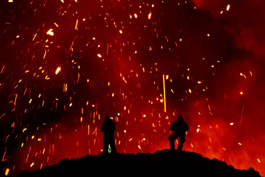 Erupción volcánica en Extremo Oriente ruso atrae a turistas “temerarios”