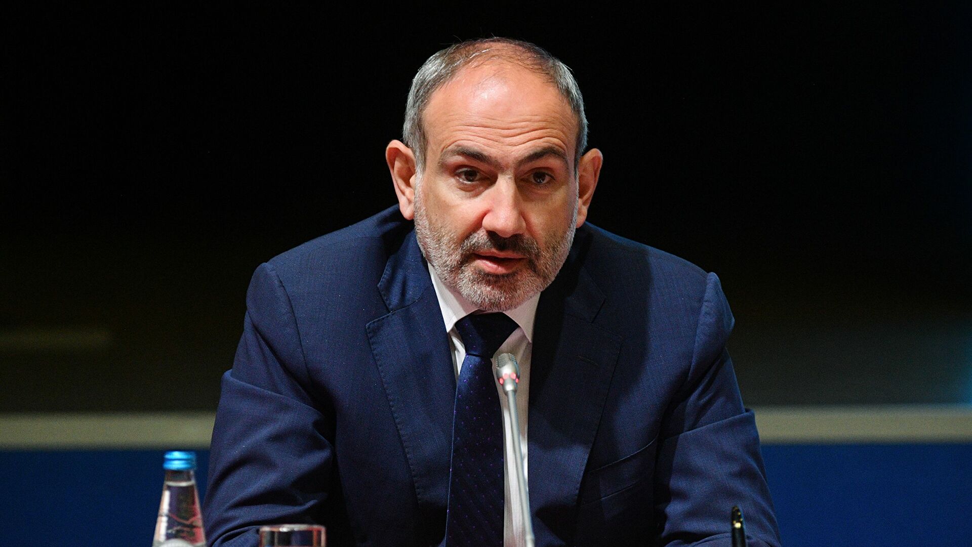 El primer ministro de Armenia, Nikol Pashinián, anuncia que renunciará en abril