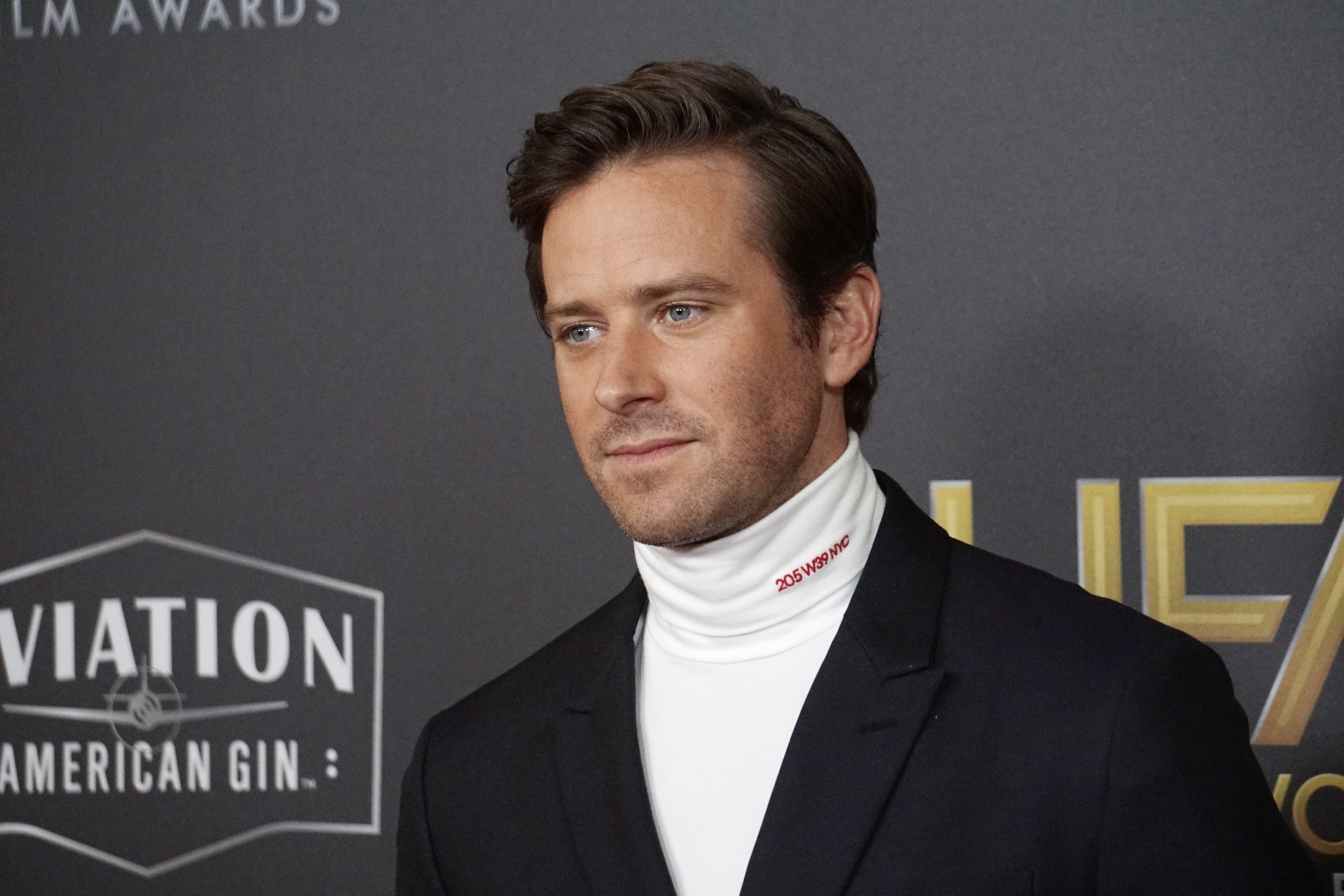 Armie Hammer ingresó a rehabilitación por problemas de drogas y sexo