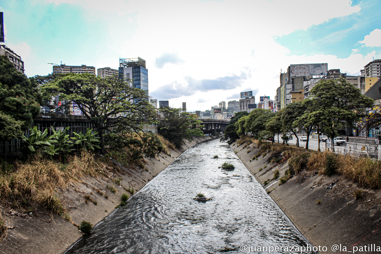 Paramédicos recuperaron un cadáver en el río Guaire a la altura de Carapita