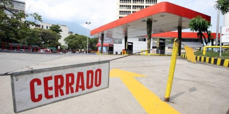 Stefanelli alertó que Pdvsa detuvo la producción de gasolina por completo