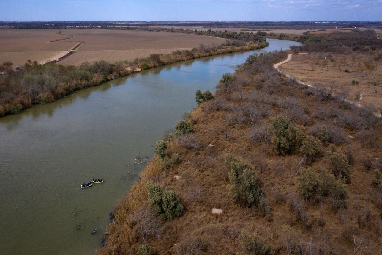 Hallaron el cuerpo de un migrante al borde del río Bravo entre México y EEUU