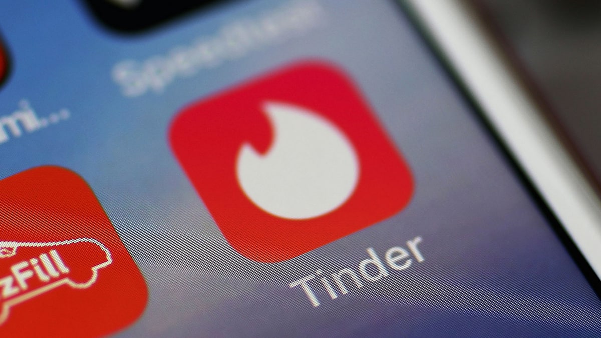 Conoció a una mujer por Tinder y quiso armar un trío: Lo maniataron y le robaron 6 mil dólares