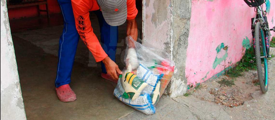 Bolsas del Clap llegan a Lara llenas de cocos, caras y cada dos meses