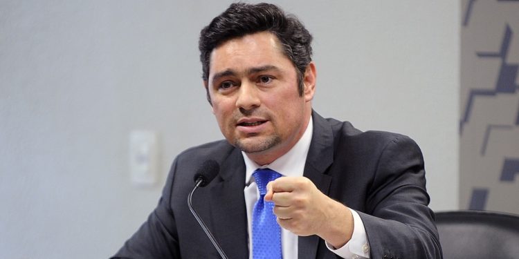 Vecchio asegura que la pandemia en Venezuela es un problema que requiere una solución global