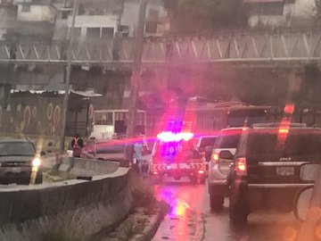 Se registró un múltiple accidente en la autopista Francisco Fajardo este #28Abr (Fotos)