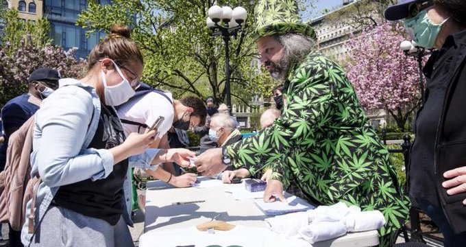 Ofrecen marihuana gratis para los vacunados contra el Covid-19 en Nueva York