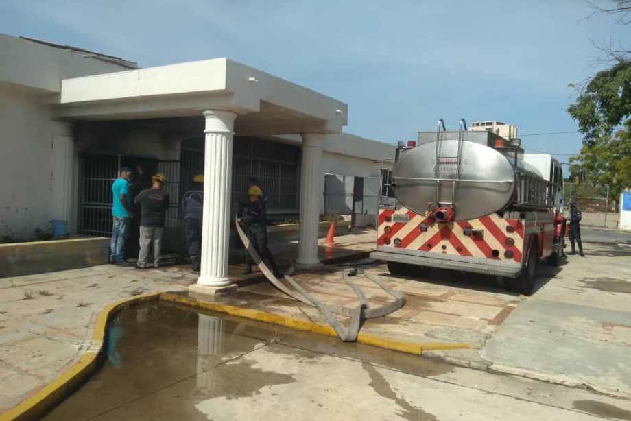 Incendio destruyó parte de las instalaciones del CNP en Sucre (Fotos)