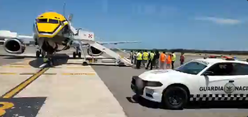 En Imágenes: Impidieron la entrada de varios venezolanos en el aeropuerto de Cancún