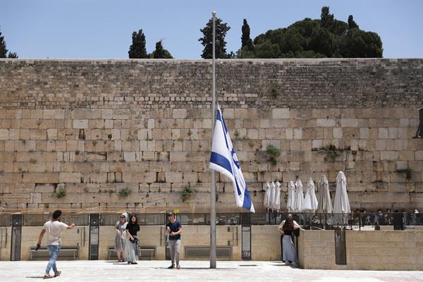 Banderas a media asta en Israel por la trágica estampida que dejó 45 muertos